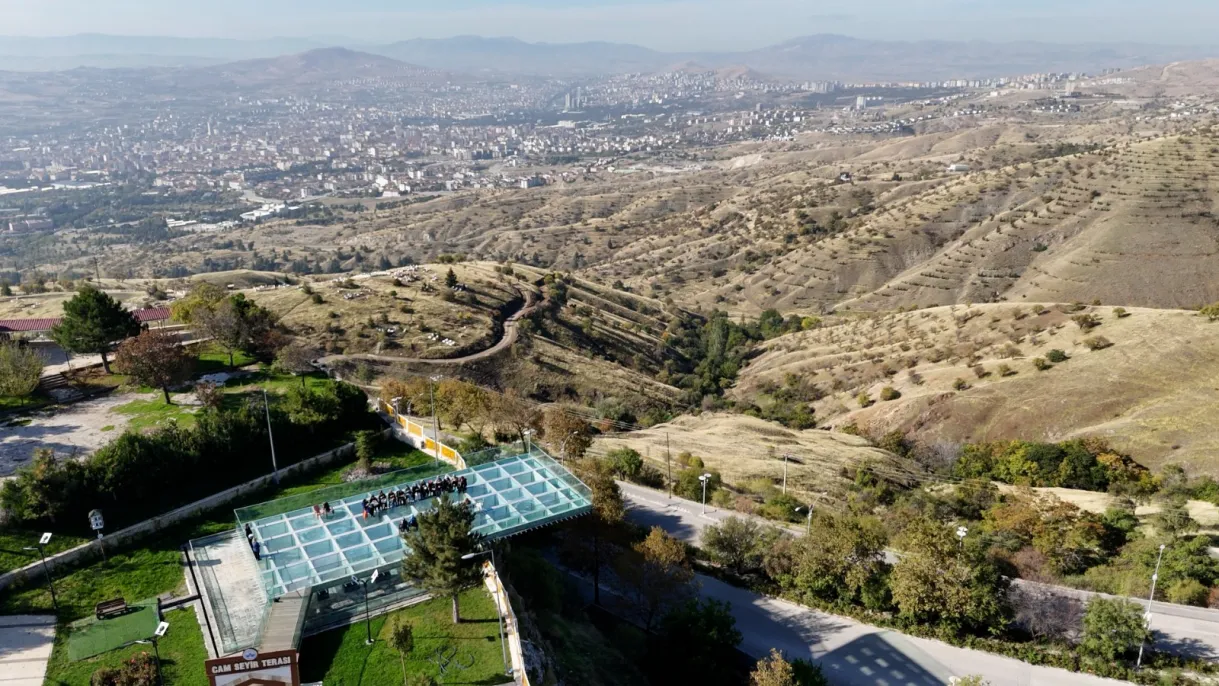 ESMEK’ten Harput cam seyir terasında örgü etkinliği