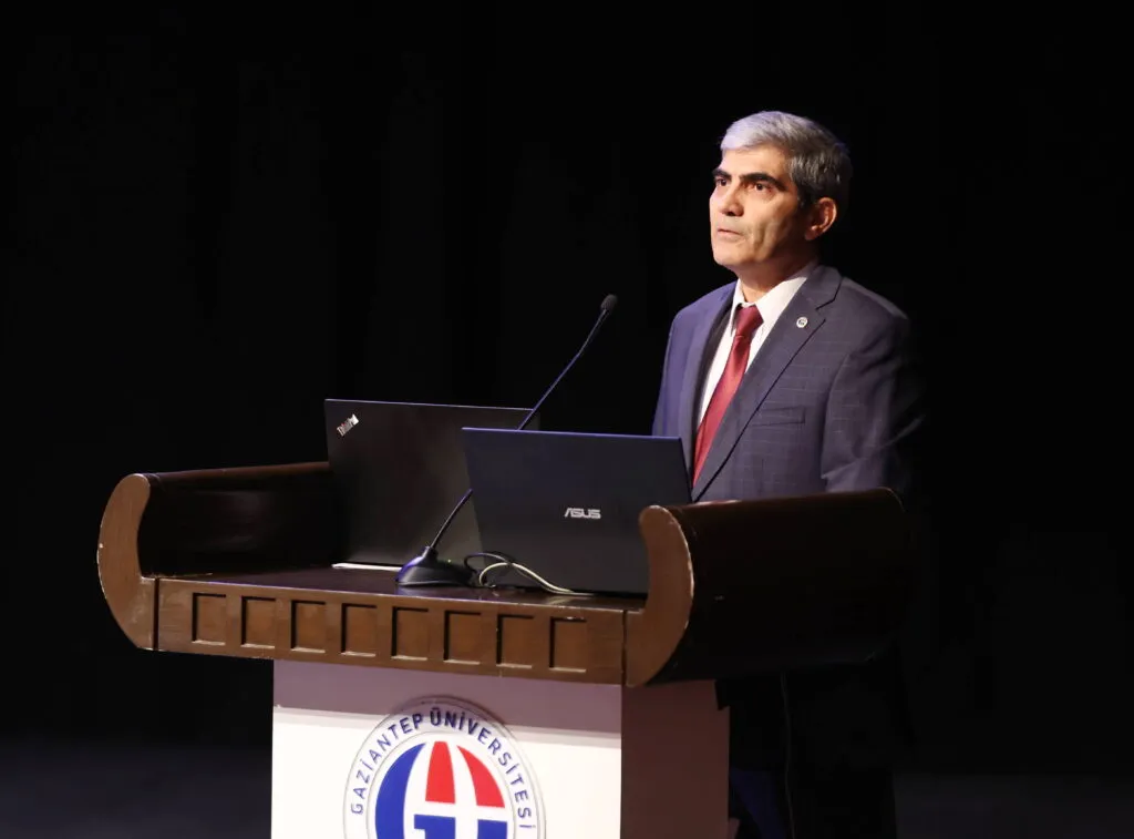GAÜN’de III. Göç Çalışmaları Sempozyumu başladı