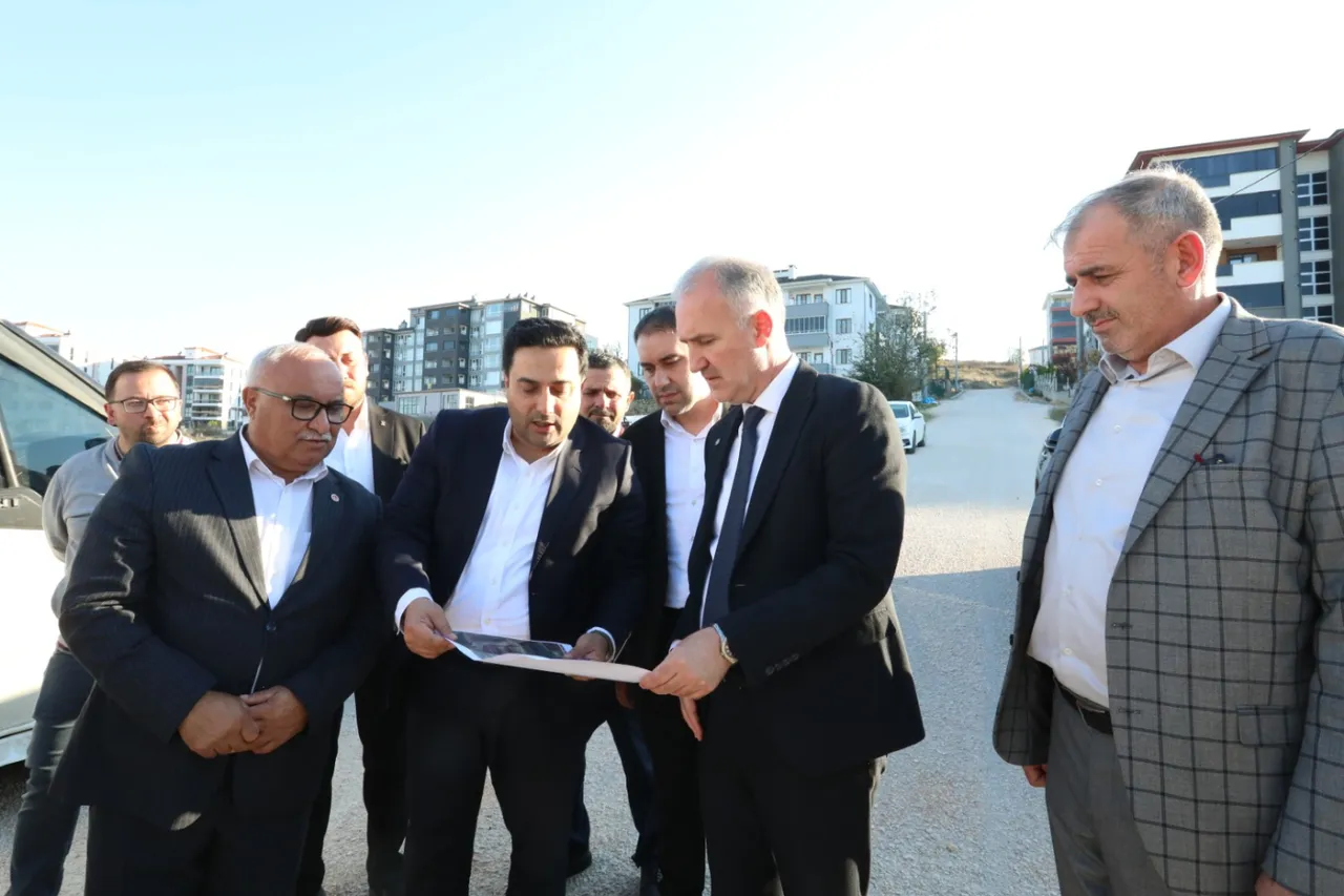 Alanyurt’ta 26 sokakta kaldırım çalışması devam ediyor