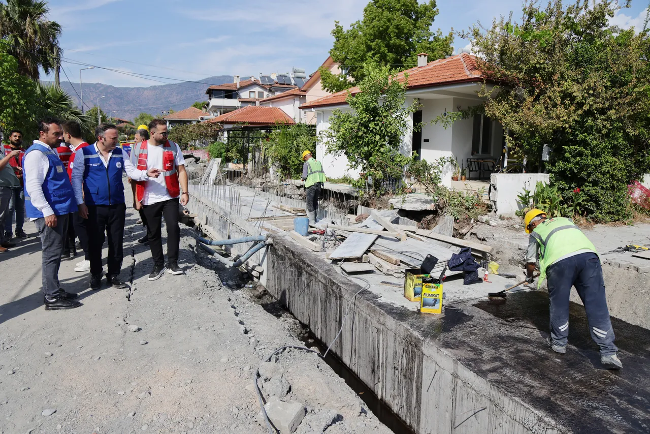 Büyükşehir Köyceğiz’in yolları yeniliyor