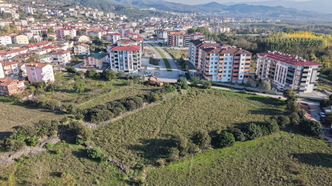 Bağlar Mahallesinde 30 metrelik imar yolu açma çalışmaları başladı