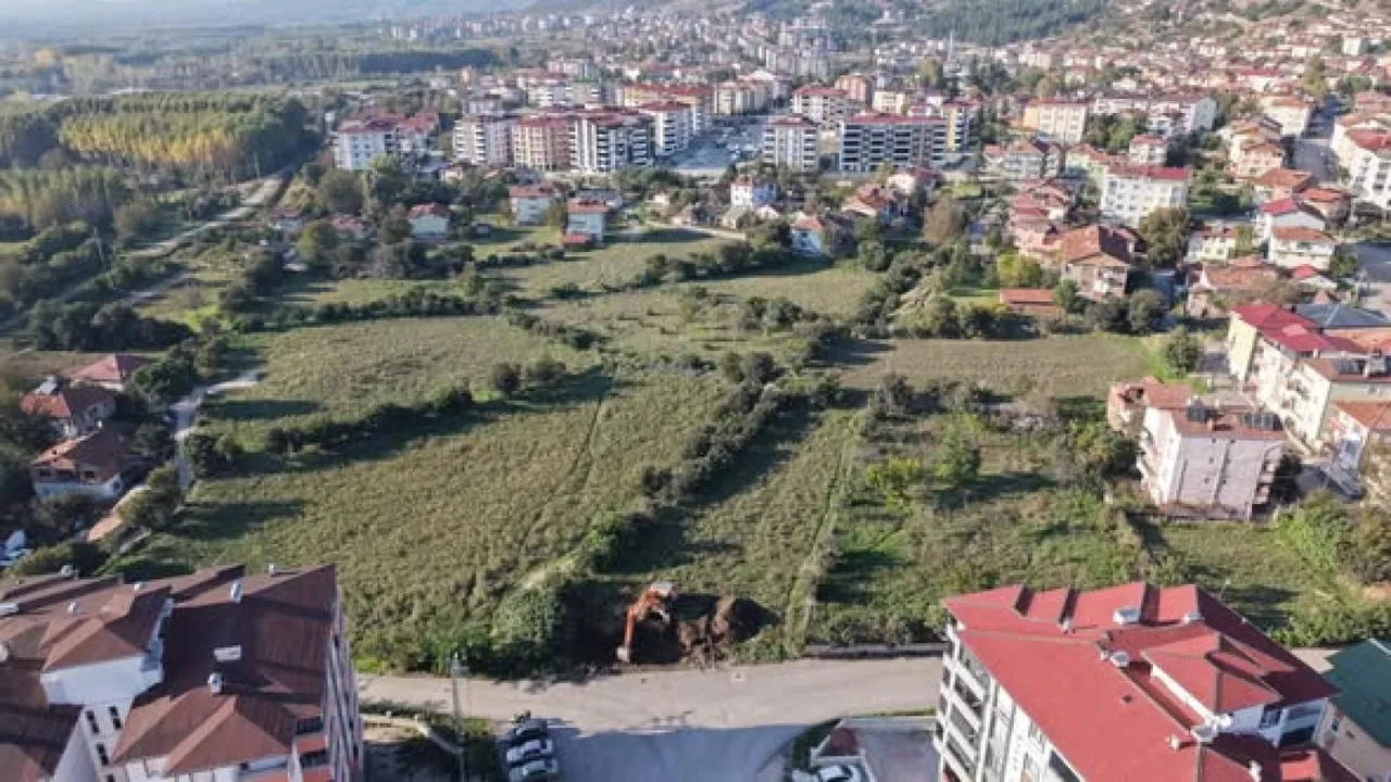 Bağlar Mahallesinde 30 metrelik imar yolu açma çalışmaları başladı