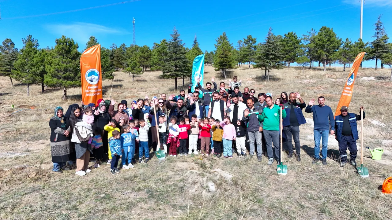 Kayseri Büyükşehir’den yeşil seferberlik: 1.150 Fidan toprakla buluştu