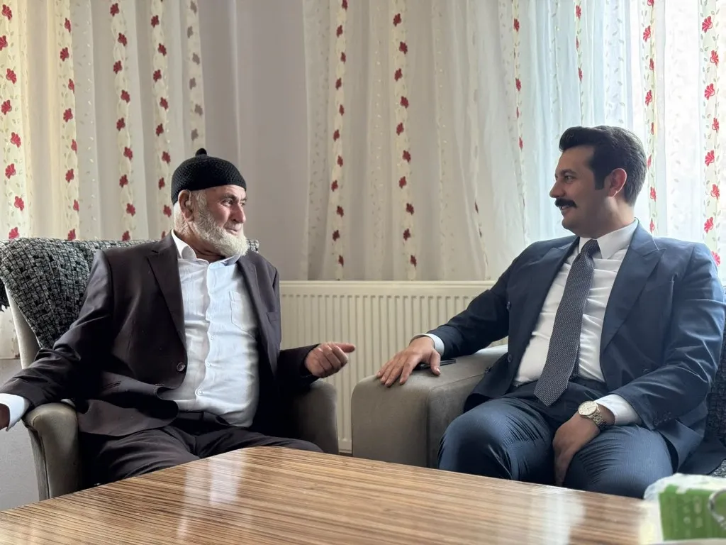 Ortaköy Kaymakamı Bek, kahraman gazi Yaşar ÖZDEMİR’i ziyaret ederek kendisiyle bir süre sohbet etti
