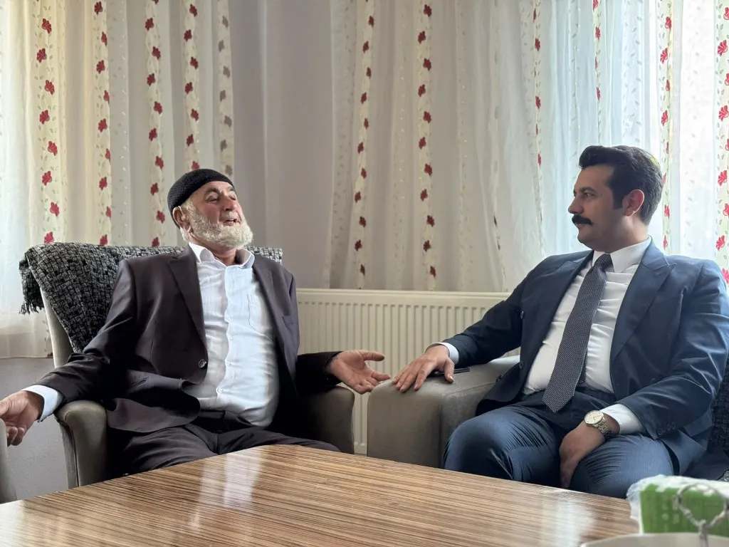 Ortaköy Kaymakamı Bek, kahraman gazi Yaşar ÖZDEMİR’i ziyaret ederek kendisiyle bir süre sohbet etti