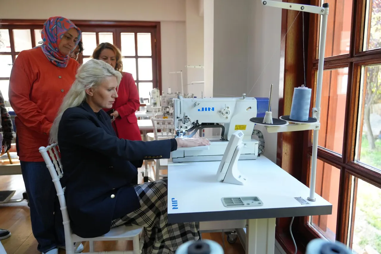 Bilecik'te kadın emeği üretimle büyüyor. kooperatife 8 adet yeni dikiş makinesi alındı