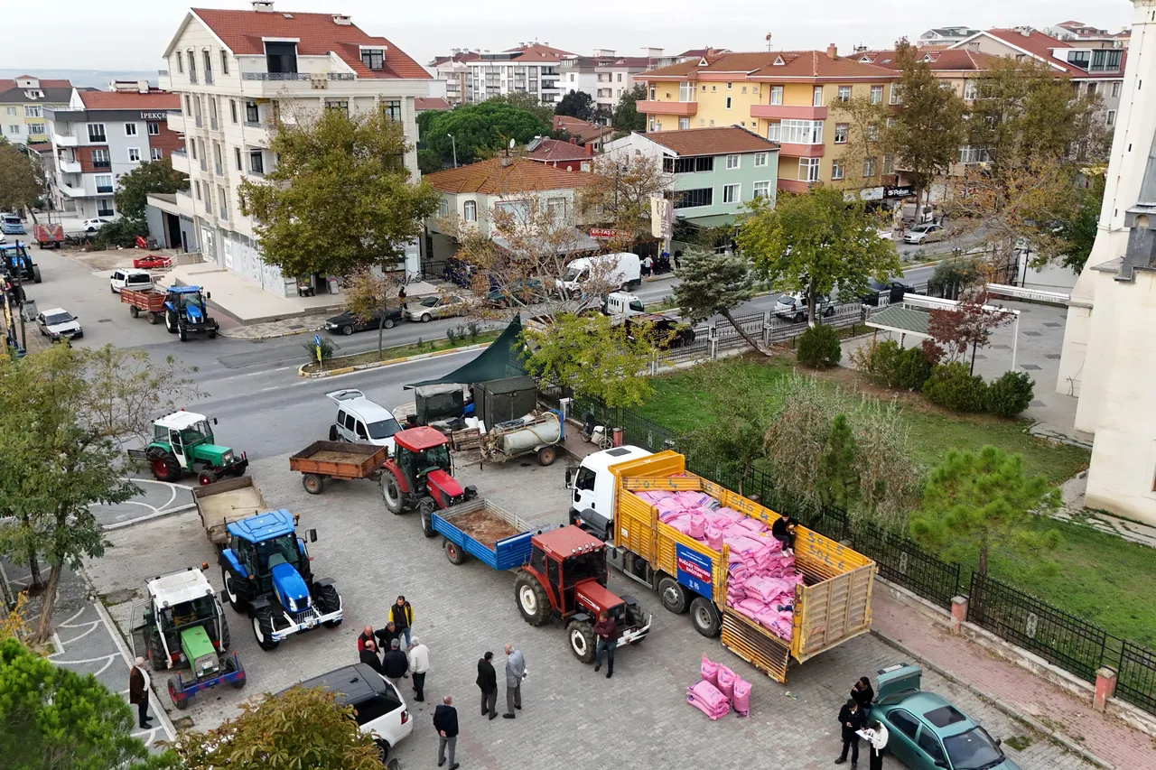 Çanta Mahallesi’ndeki üreticilere ücretsiz buğday tohumu desteği gerçekleşti