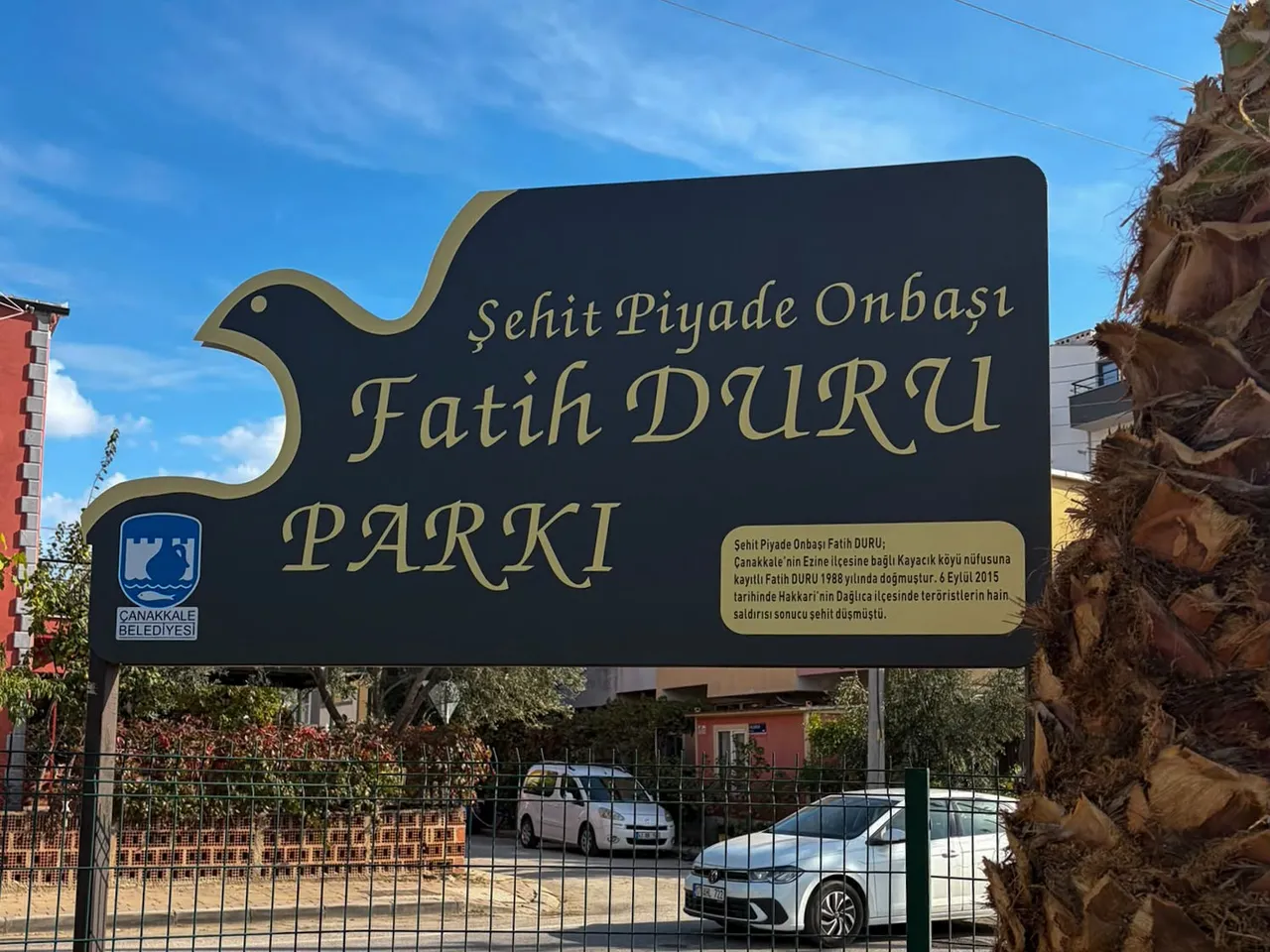 Şehitlerin isimlerini yaşatan parkların tabelaları yenilendi