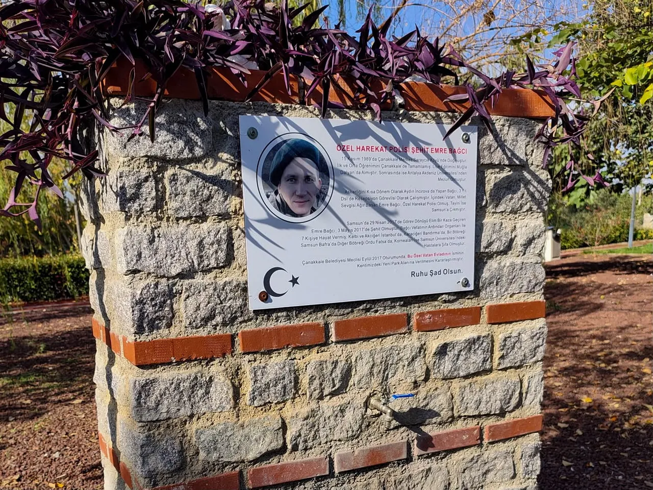 Şehitlerin isimlerini yaşatan parkların tabelaları yenilendi