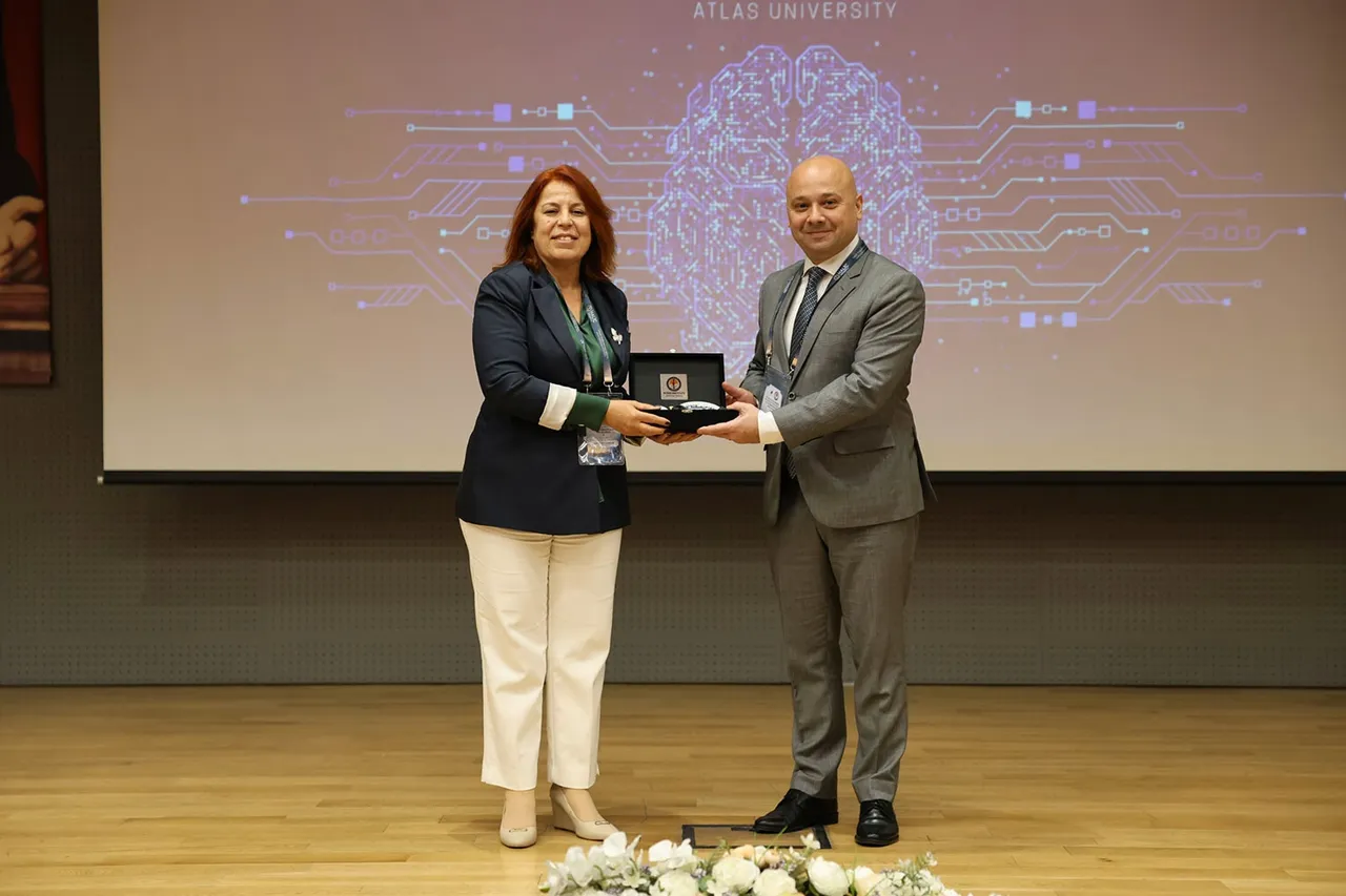 Uluslararası Yapay Zekâ ve Disiplinlerarası Uygulamalar Kongresi Atlas Üniversitesinde düzenlendi