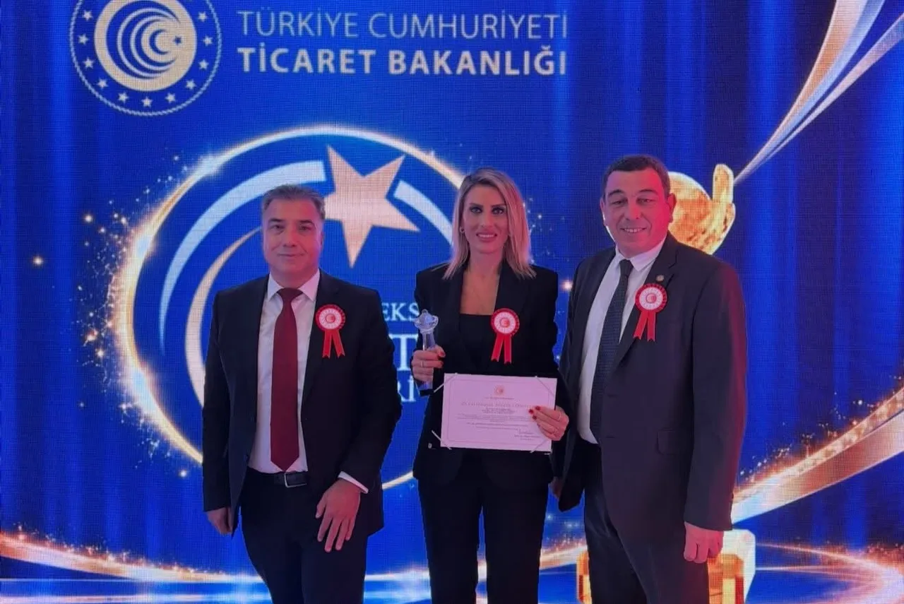 Öğretim üyelere 29. geleneksel tüketici ödülleri kapsamında bilimsel çalışma ödülü