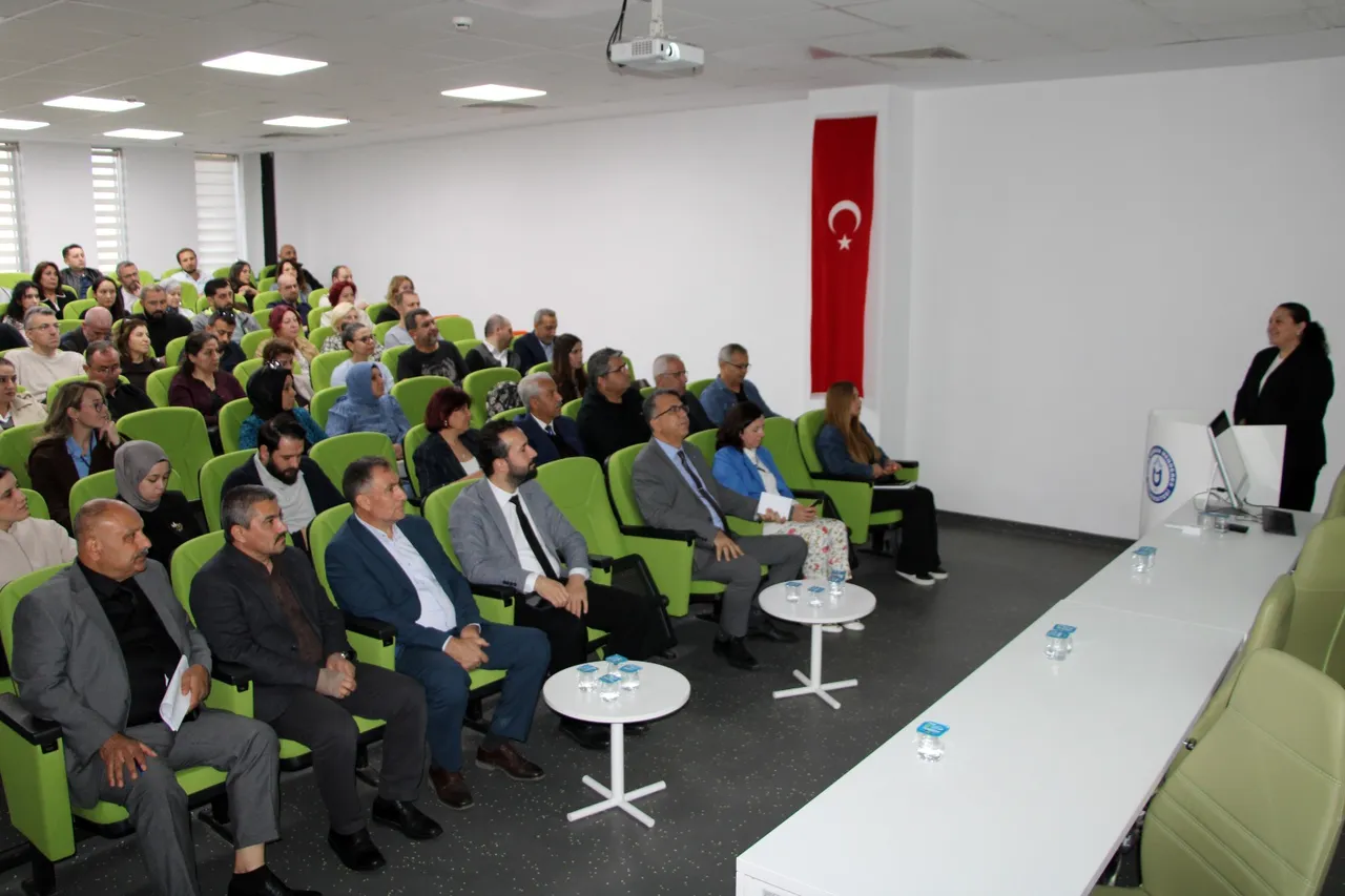 Adnan Menderes Üniversitesinde KVKK Birim Alt Komisyonu uygulama eğitimi verildi