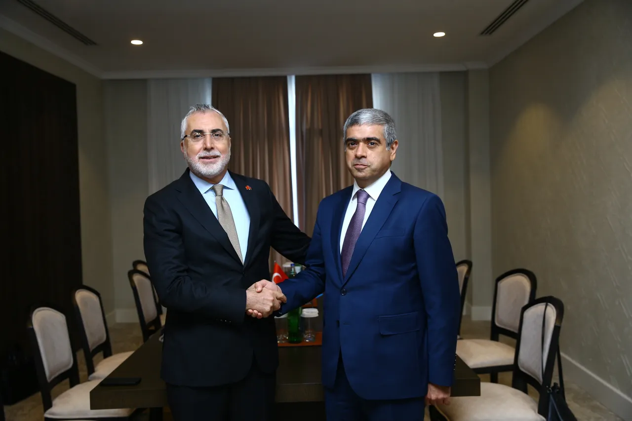 Bakan Işıkhan, Azerbaycan’da SocGov 2026: Dijital Analitik ve akıllı yönetişim uluslararası forumu ve Sosyal Ödülleri Programı’na katıldı