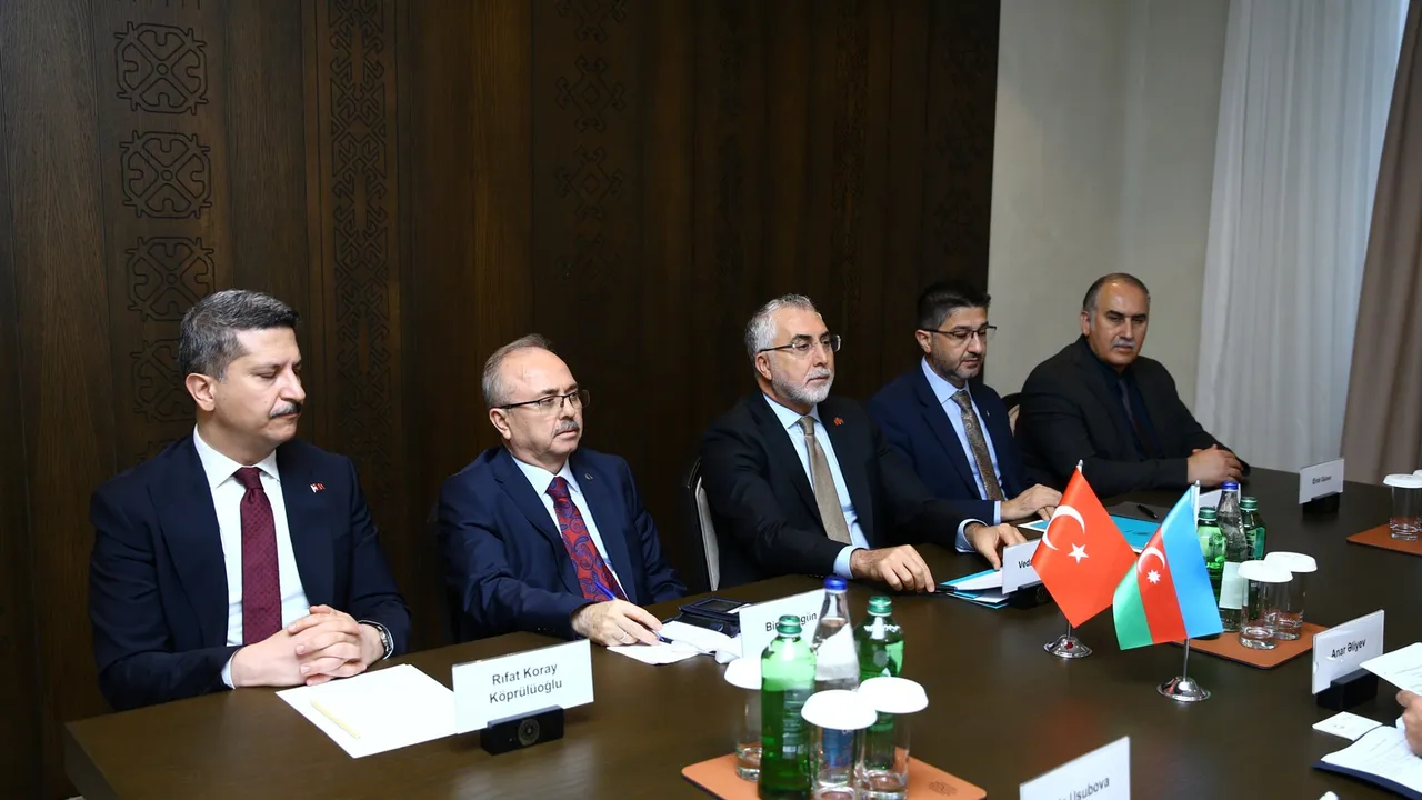 Bakan Işıkhan, Azerbaycan’da SocGov 2026: Dijital Analitik ve akıllı yönetişim uluslararası forumu ve Sosyal Ödülleri Programı’na katıldı