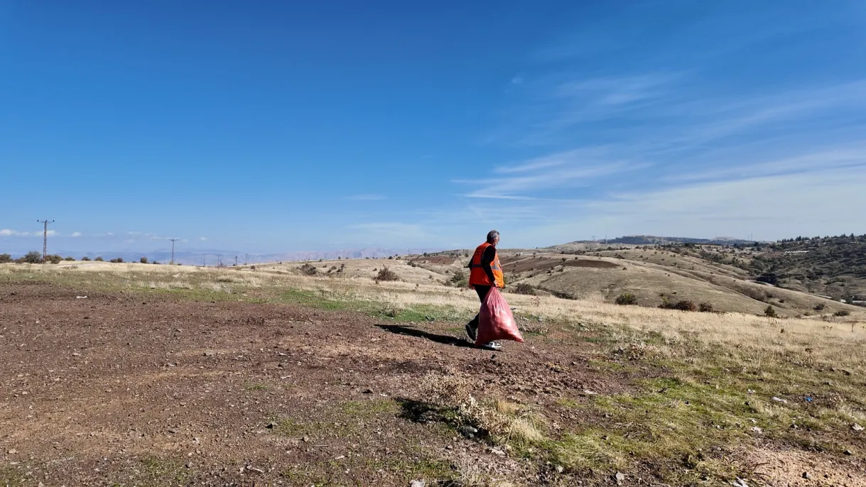 Elazığ Belediyesi’nden sokak hayvanlarına ve yaban hayatına kış desteği