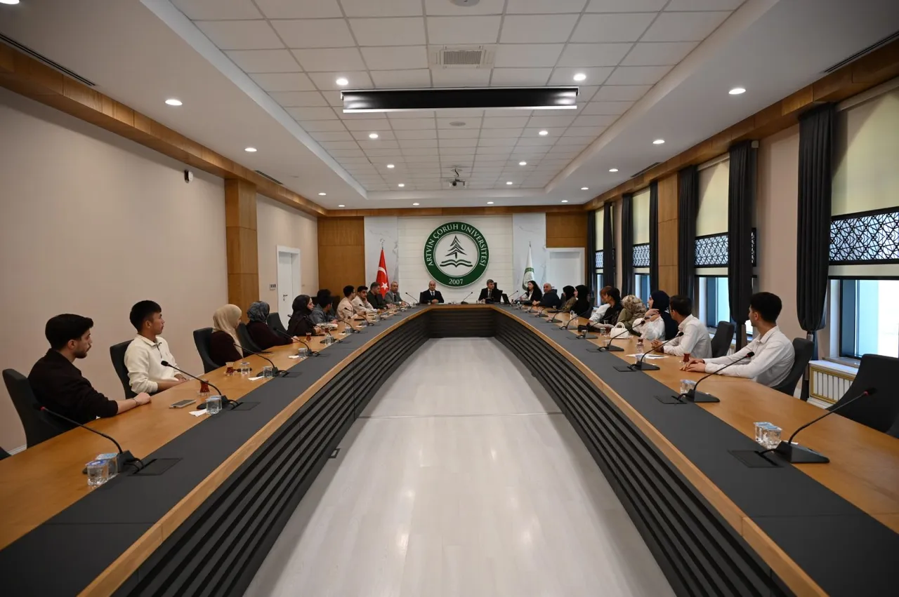 AÇÜ uluslararası öğrencileri, Artvin İl Göç İdaresi yetkilileriyle bir araya geldi