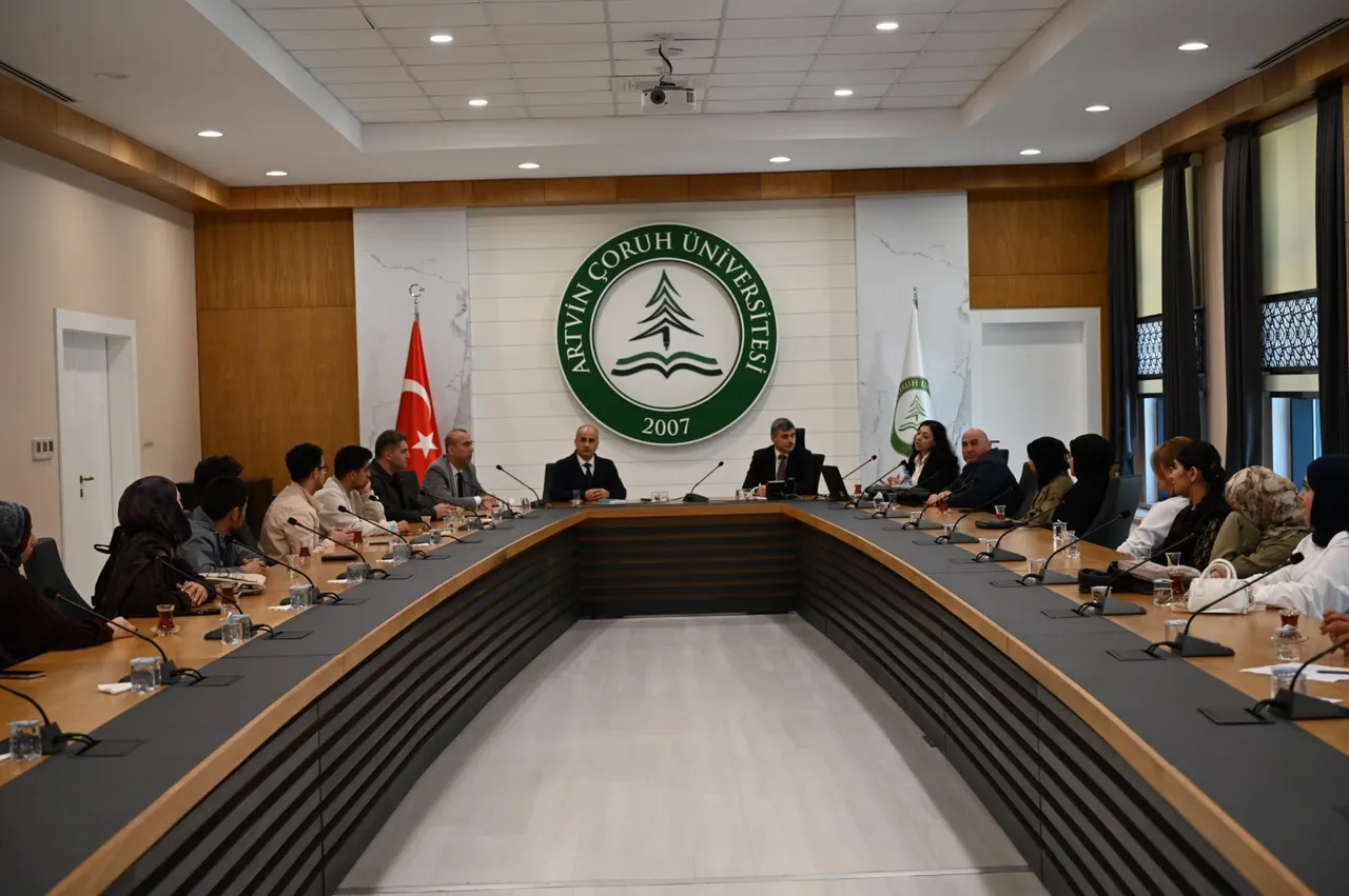AÇÜ uluslararası öğrencileri, Artvin İl Göç İdaresi yetkilileriyle bir araya geldi