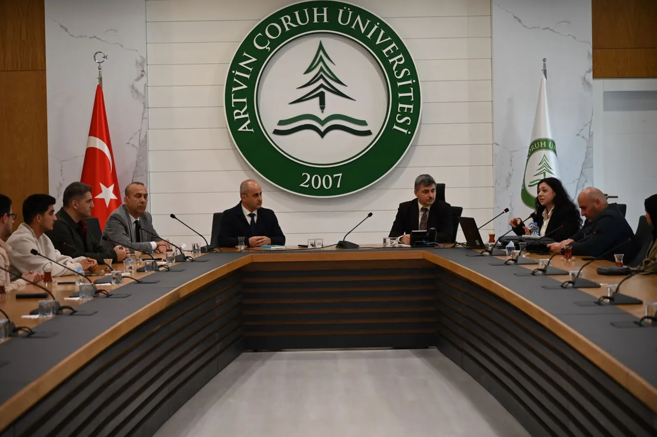 AÇÜ uluslararası öğrencileri, Artvin İl Göç İdaresi yetkilileriyle bir araya geldi