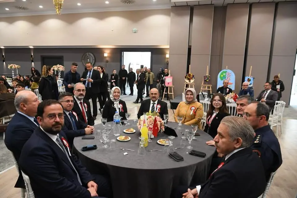 Bandırma Onyedi Eylül Üniversitesi Rektörü Boz “Çocukların İzinde Yeşil Gelecek: Doğadan Bilime Fikirden Geleceğe” programına katıldı