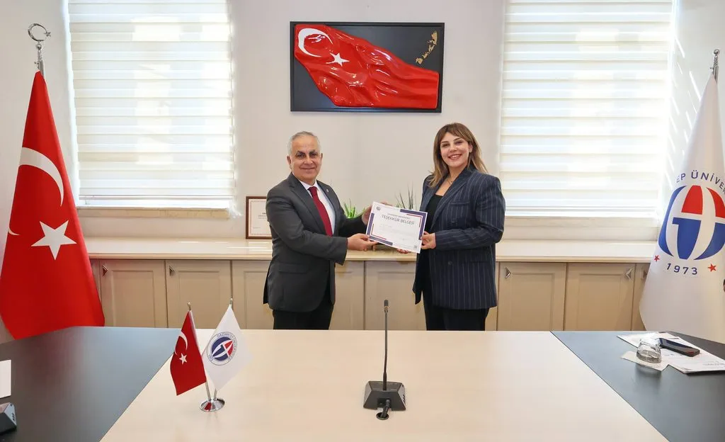 GAÜN’de kalite süreçlerine katkı sunan personele teşekkür belgesi takdim edildi