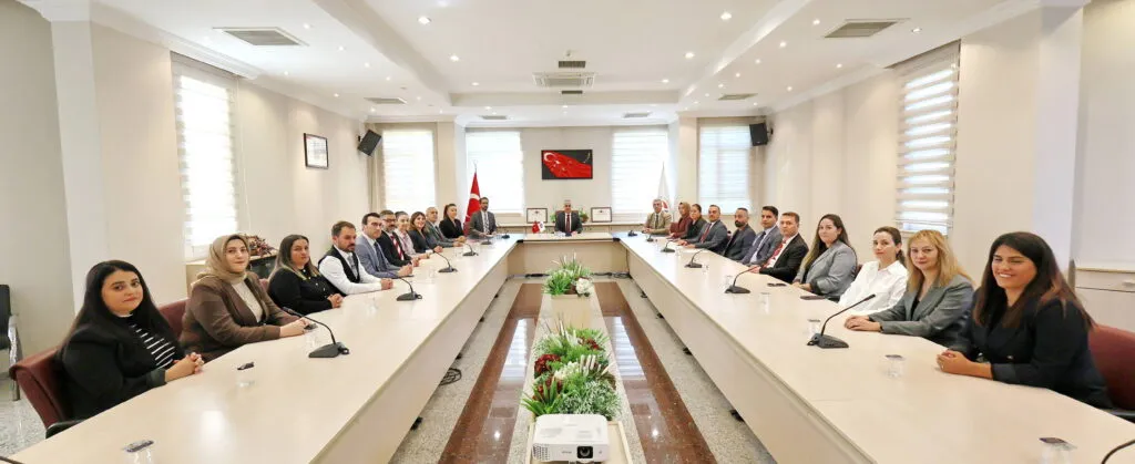 GAÜN’de kalite süreçlerine katkı sunan personele teşekkür belgesi takdim edildi
