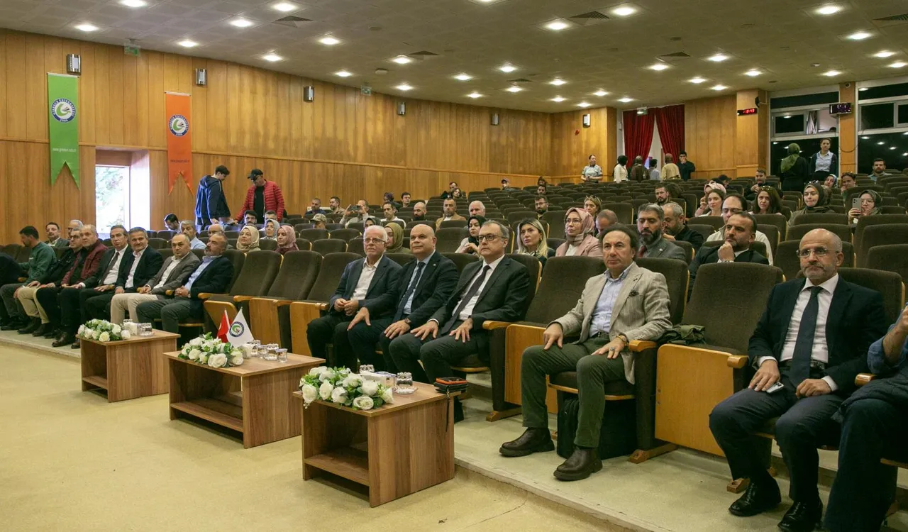 Giresun Üniversitesinde “Bilim, Felsefe ve Din Üzerine Güncel Tartışmalar” konferans serisi düzenlendi