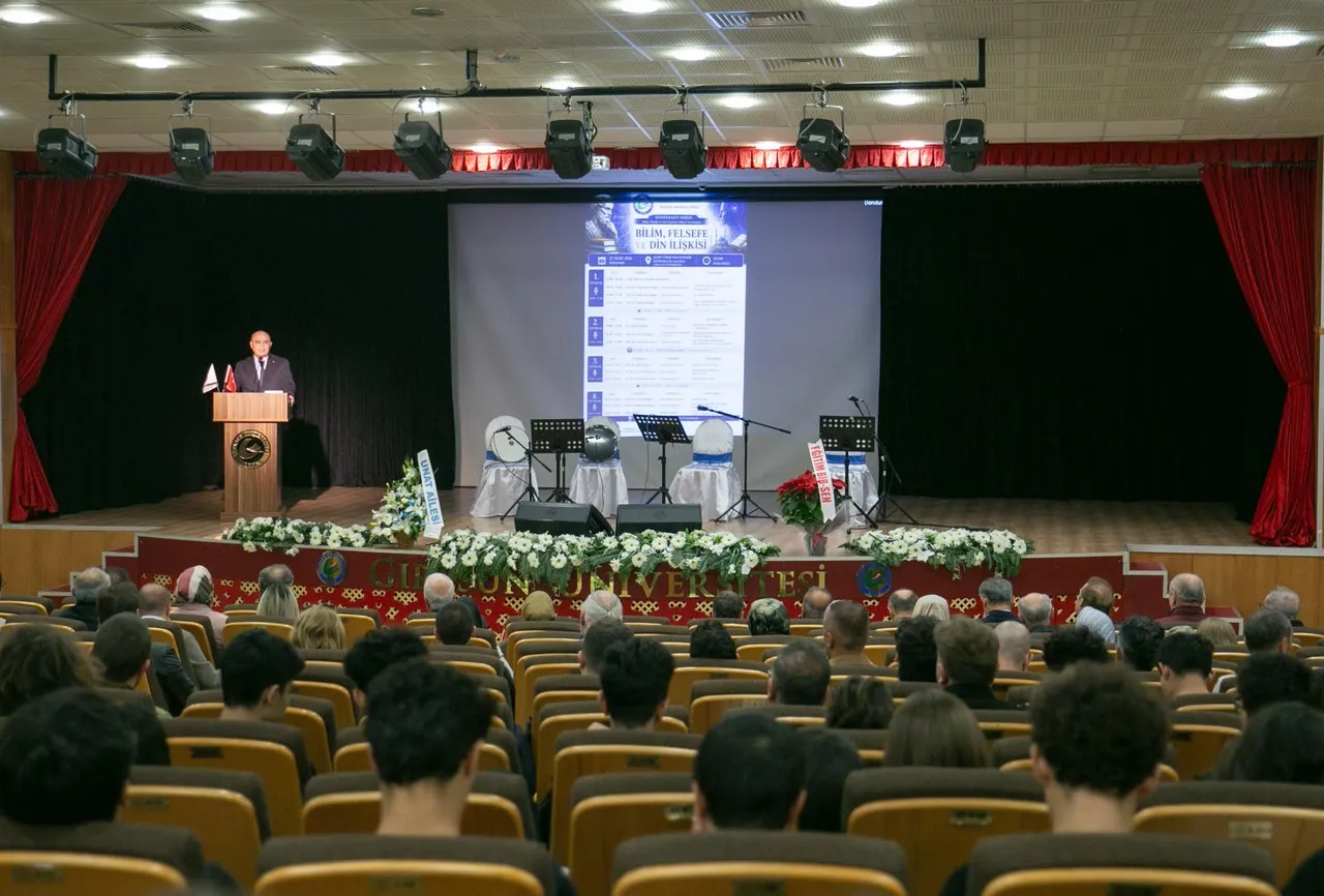 Giresun Üniversitesinde “Bilim, Felsefe ve Din Üzerine Güncel Tartışmalar” konferans serisi düzenlendi