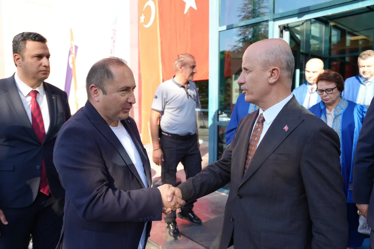 İzmir Bakırçay Üniversitesi Rektörü ve Genel Sekreter, PAÜ 2026-2027 Akademik Yılı açılış törenine katıldı