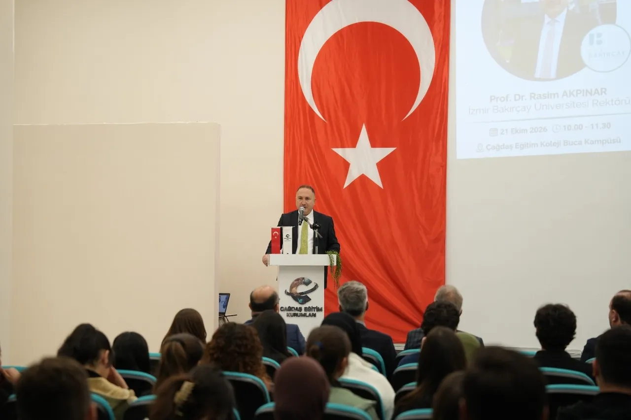 İzmir Bakırçay Üniversitesi Rektörü Akpınar, 6. Üniversite Fuarı’na katıldı