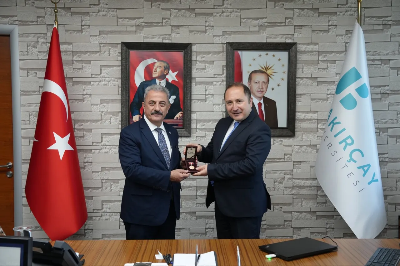 İzmir Bakırçay Üniversitesinde Ziya Gökalp Sergisi açıldı: İzmir Bakırçay Üniversitesi Rektörü Akpınar’a TÜRKSOY Ziya Gökalp Madalyası takdim edildi