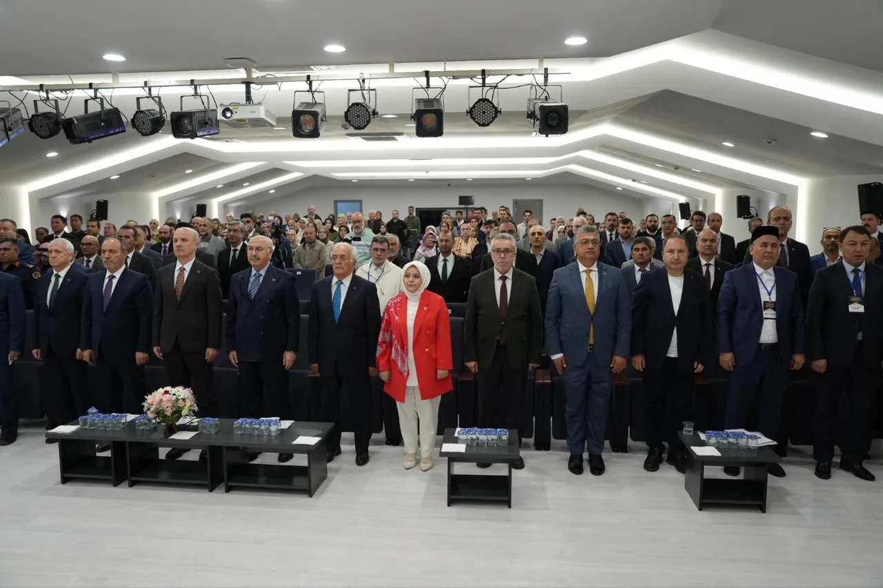 İzmir Bakırçay Üniversitesi Rektörü Akpınar, “İmam Buhârî’nin İlmî Mirası” Sempozyumuna katıldı