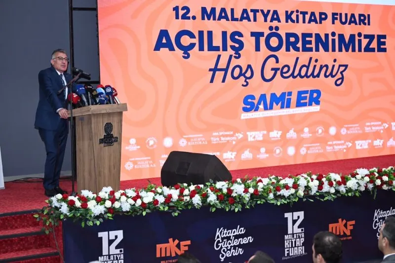 Başkan Er: Kitapla büyüyen, okuyan ve üreten bir Malatya hedefimiz var