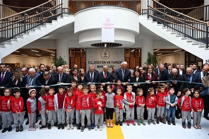 Edirne İl Halk Kütüphanesi ve tarihi Edirne Muradiye Mevlevihanesi törenlerle açıldı