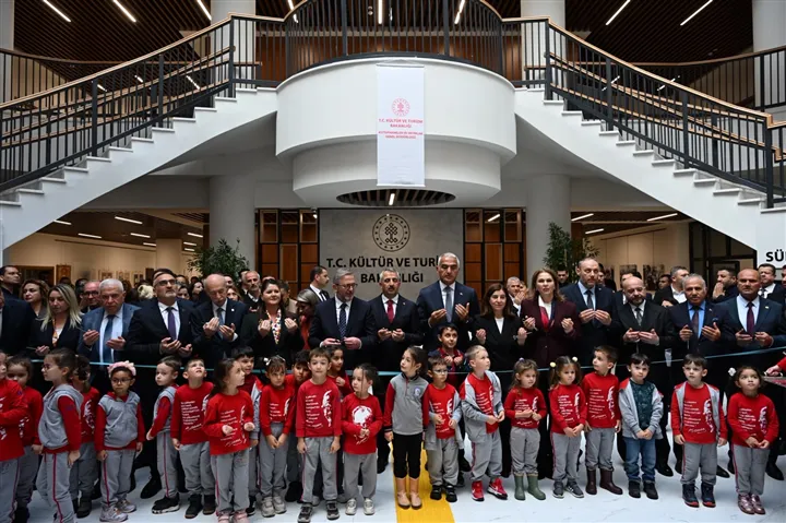 Edirne İl Halk Kütüphanesi ve tarihi Edirne Muradiye Mevlevihanesi törenlerle açıldı