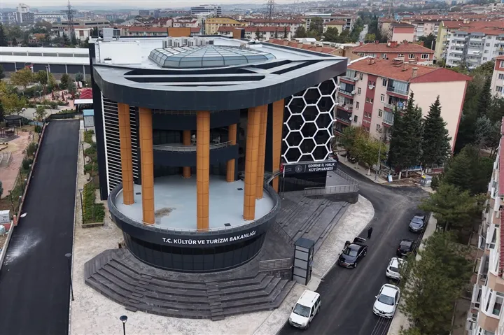 Edirne İl Halk Kütüphanesi ve tarihi Edirne Muradiye Mevlevihanesi törenlerle açıldı