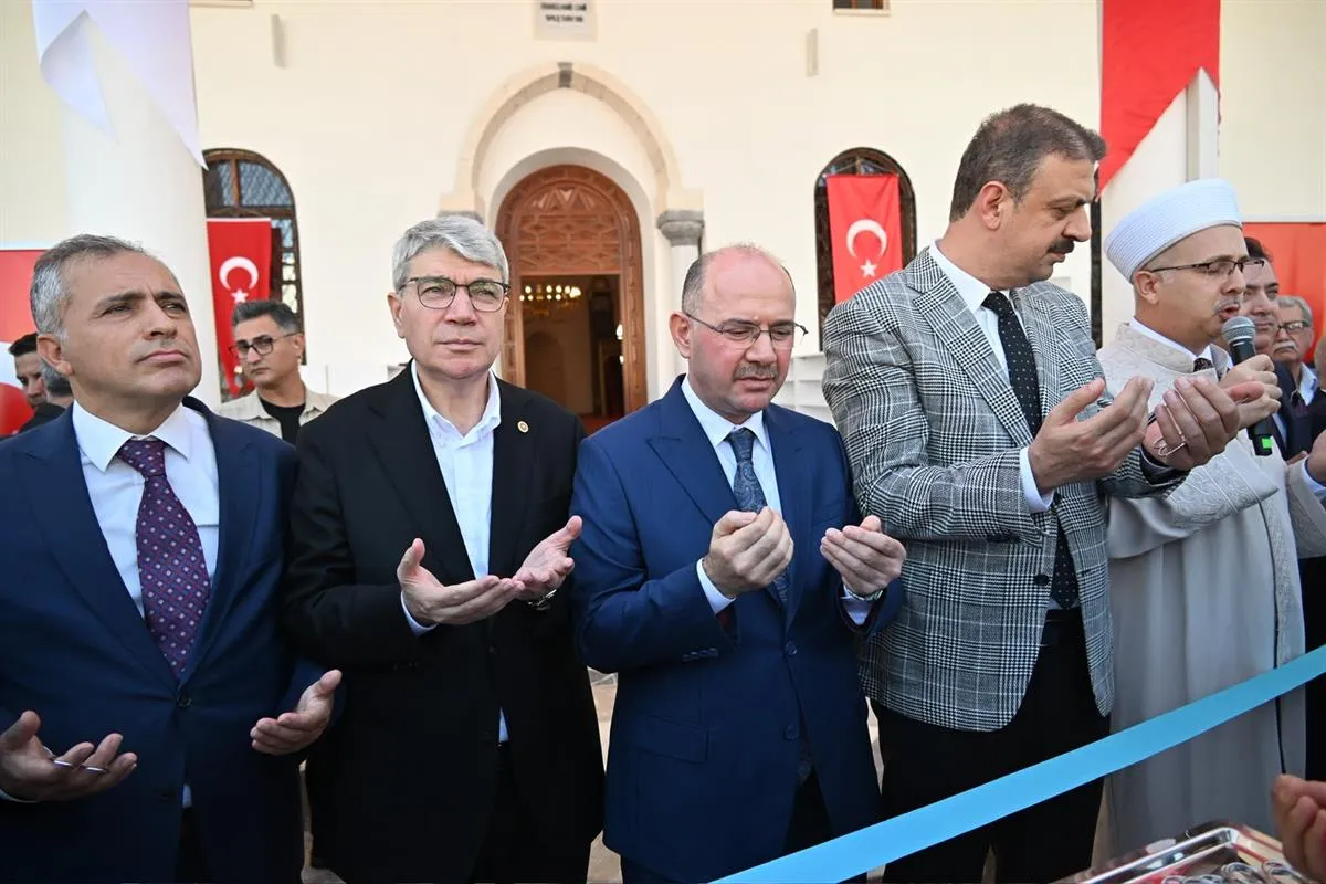 Osmaniye Envar-ül Hamit Cami'i yeniden ibadete açıldı