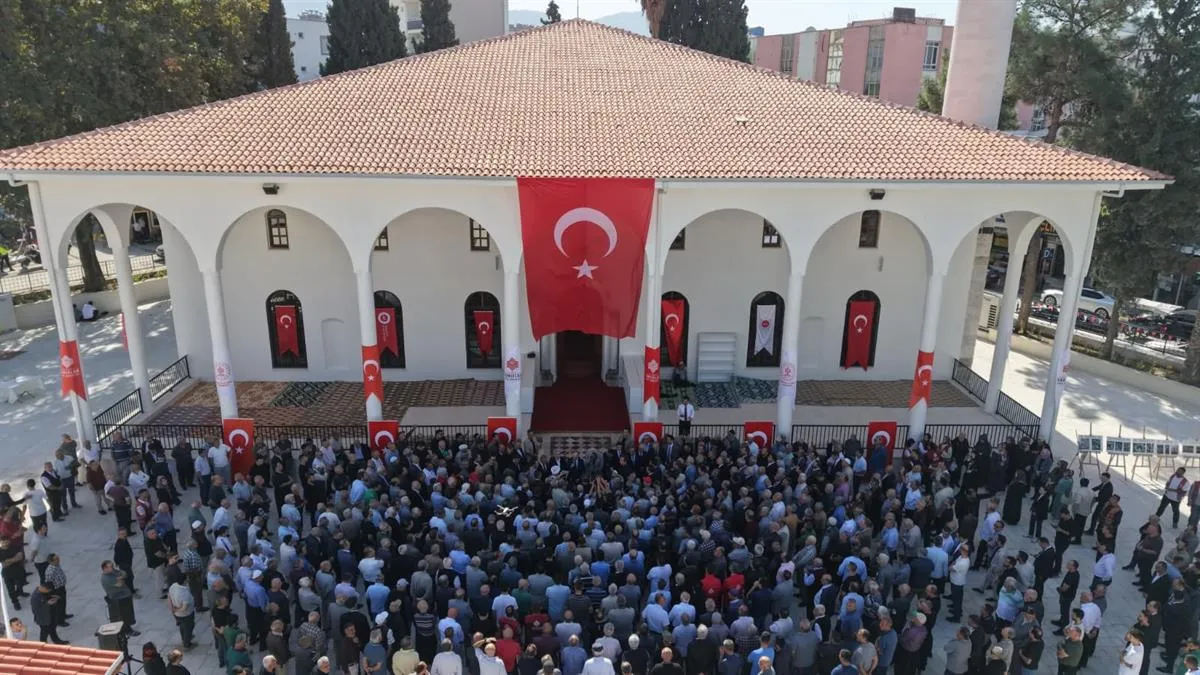 Osmaniye Envar-ül Hamit Cami'i yeniden ibadete açıldı