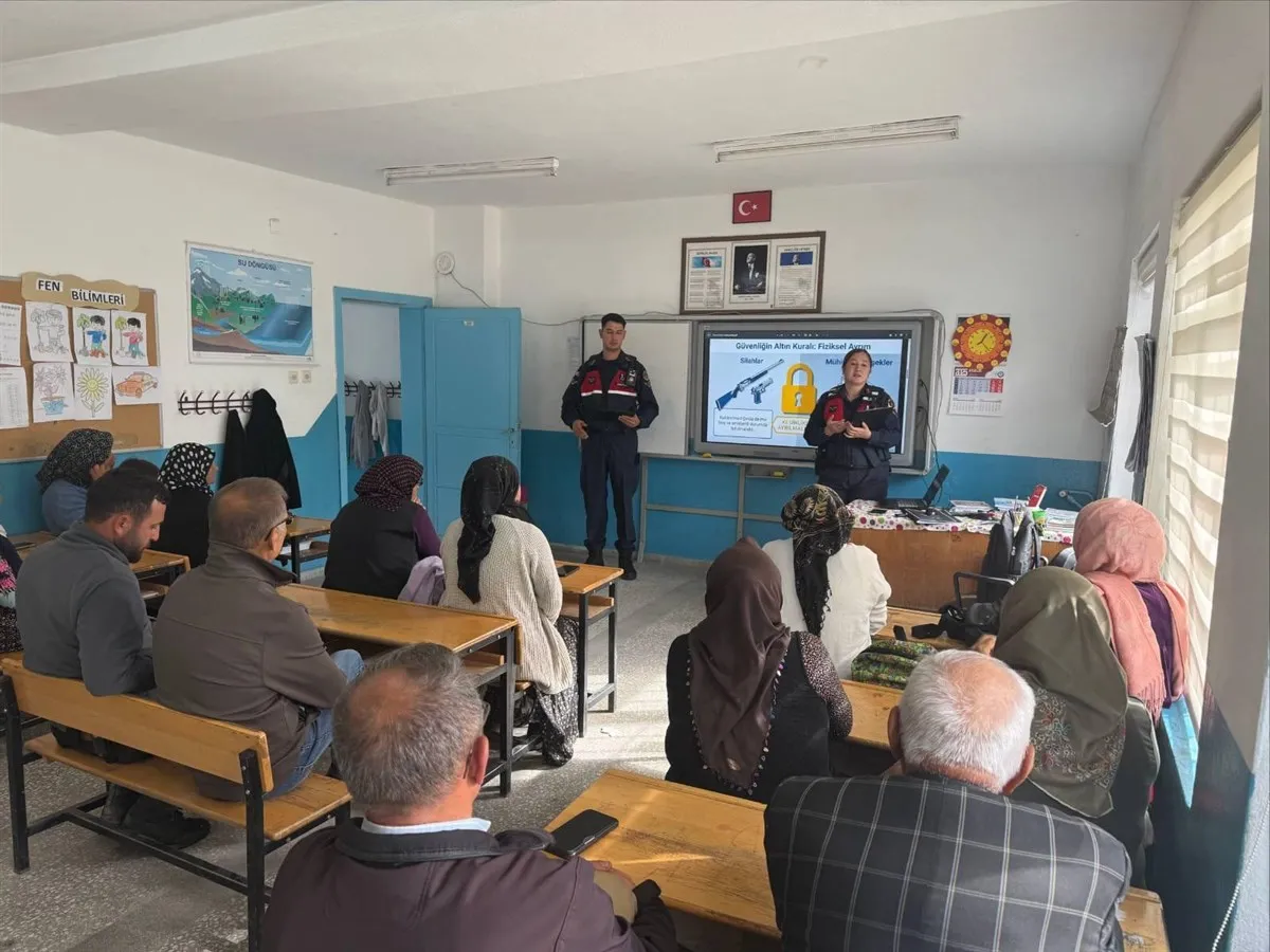 Çayıralan’da huzur ve güvenliğe yönelik bilgilendirme ve farkındalık faaliyetleri gerçekleştirildi