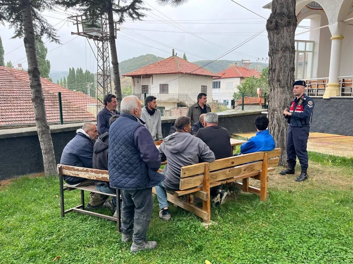 Çayıralan’da huzur ve güvenliğe yönelik bilgilendirme ve farkındalık faaliyetleri gerçekleştirildi