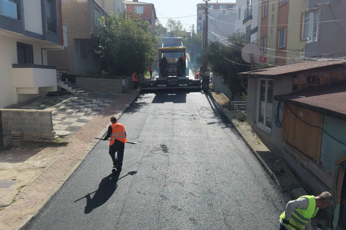 Atatürk Mahallesi’nde üstyapı yenileme çalışmaları sürüyor