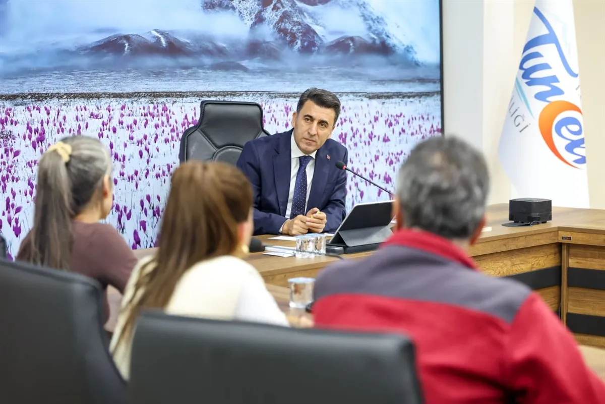 Tunceli Valisi Aygöl, Halk Günü buluşmasında yaklaşık 200 hemşehriyi ağırladı