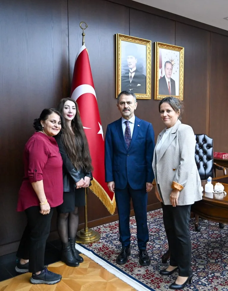 Çayırova Akse Mahalle Muhtarı Derya Taştan, Vali Aktaş'ı ziyaret etti