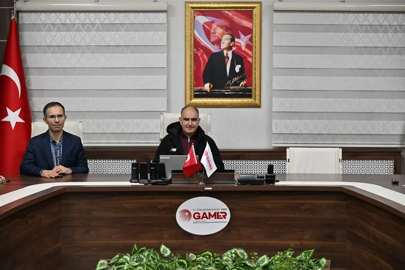 Vali Özkan, Fabrika Yangını Sürecini Kriz Merkezi’nden takip etti