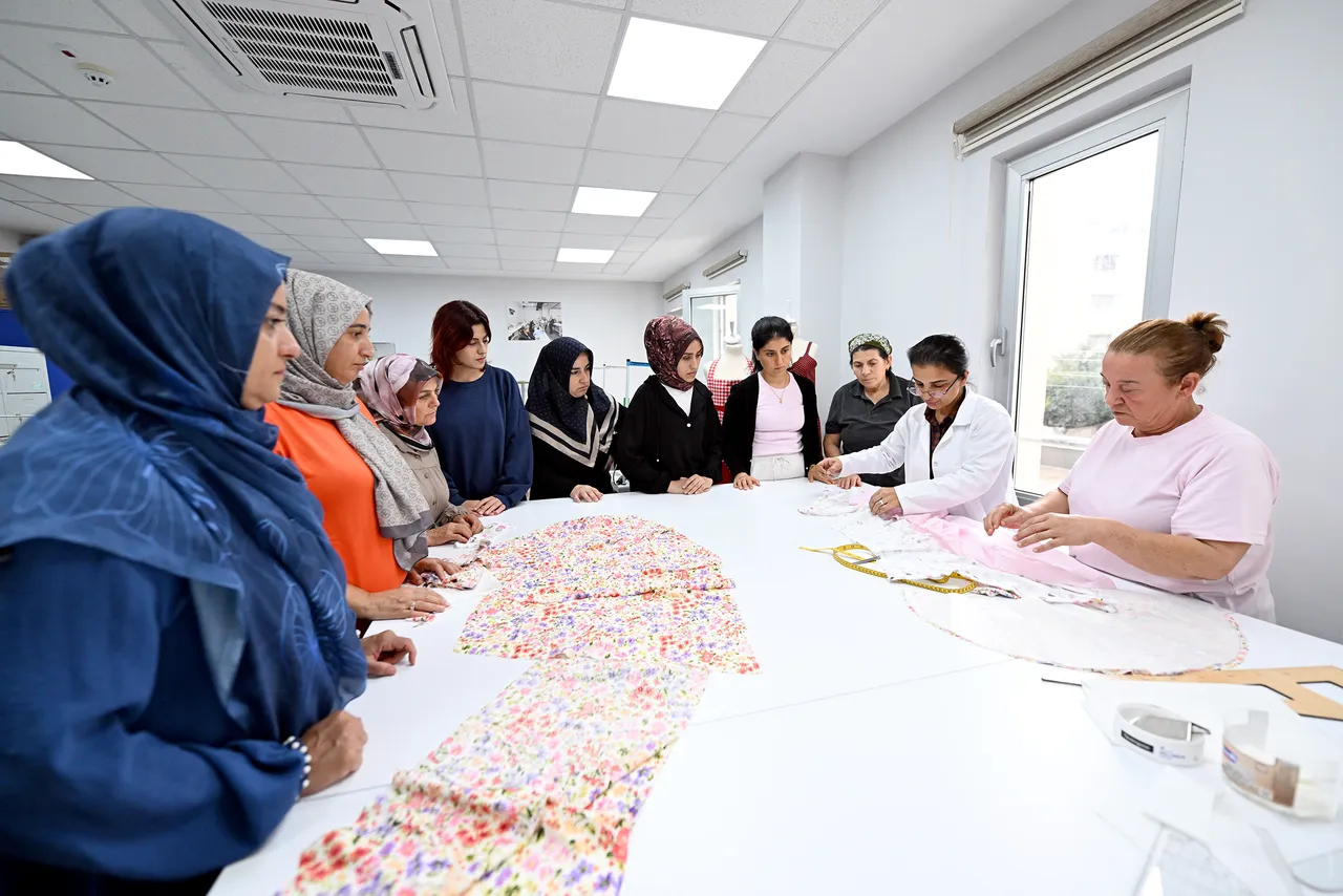 Büyükşehir’in MERCEK kursları 9 bin kişiye mesleki eğitim verdi