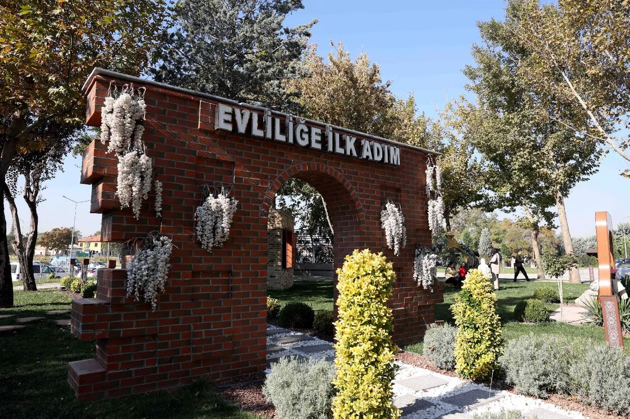 Karatay Kültür Merkezi aile ve şehir hayatına değer katıyor