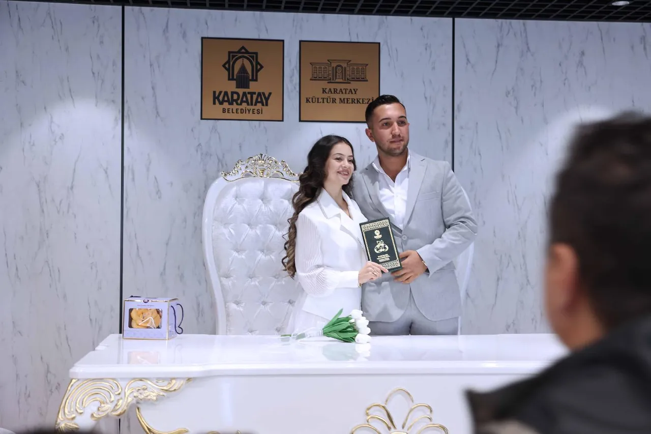 Karatay Kültür Merkezi aile ve şehir hayatına değer katıyor
