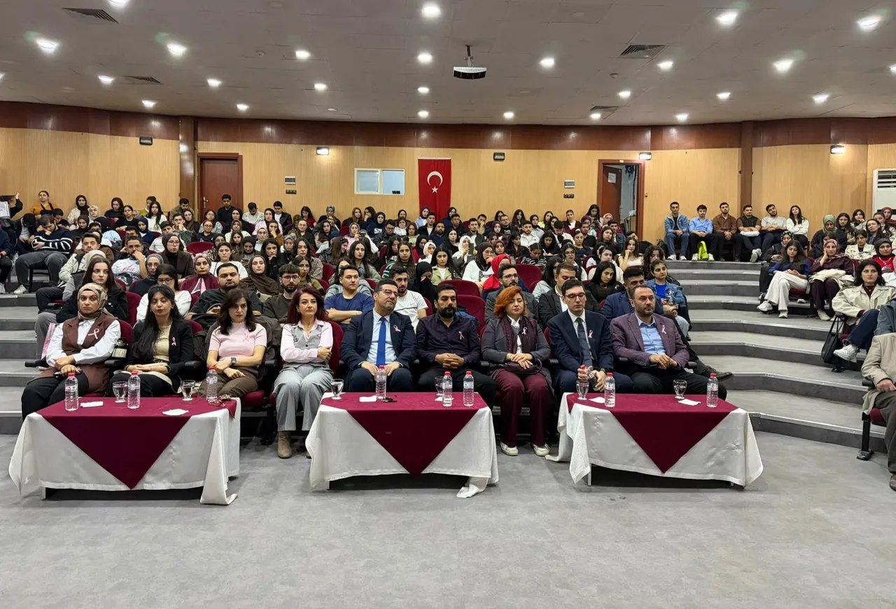 Iğdır Üniversitesinde "Meme Kanseri Farkındalık Etkinliği" yapıldı