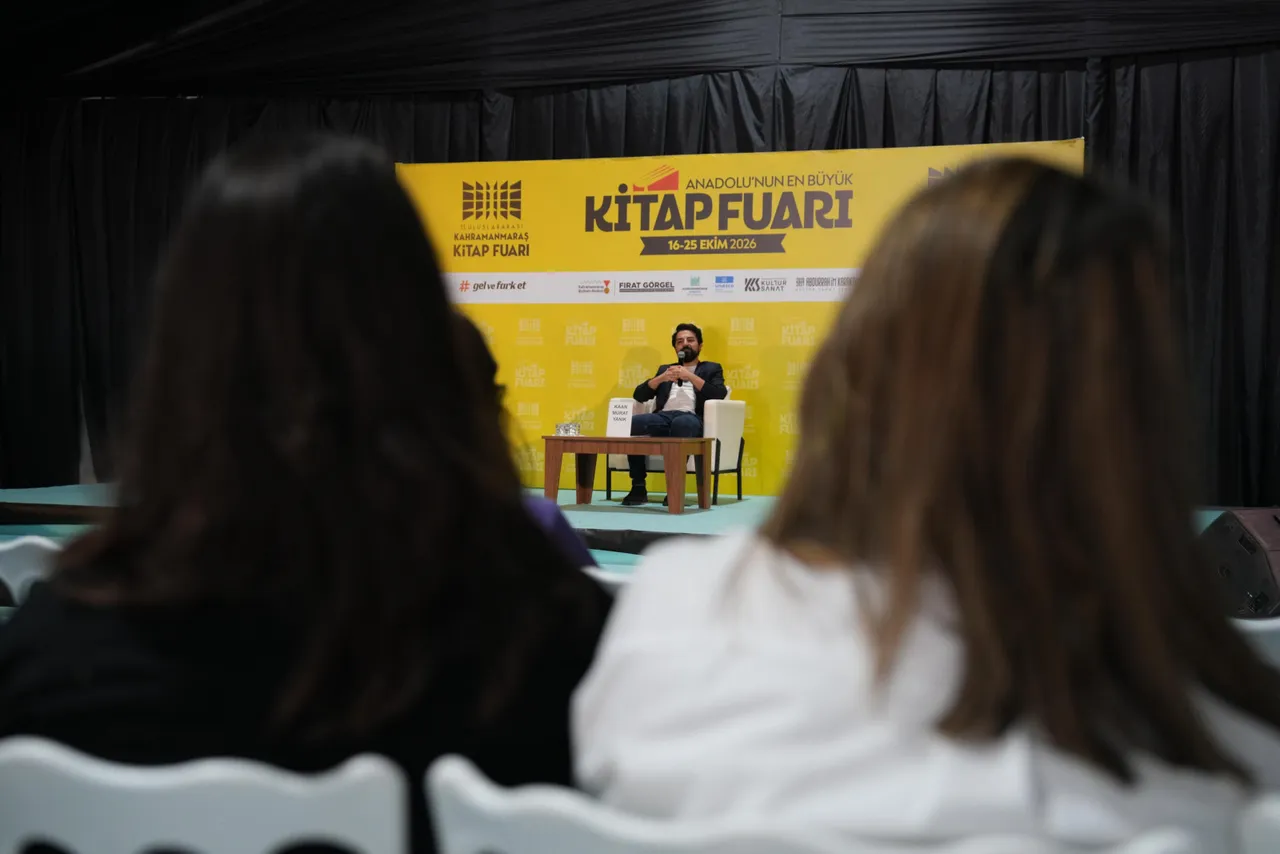 Kaan Murat Yanık, Kitap Fuarı’nda okurlarıyla buluştu