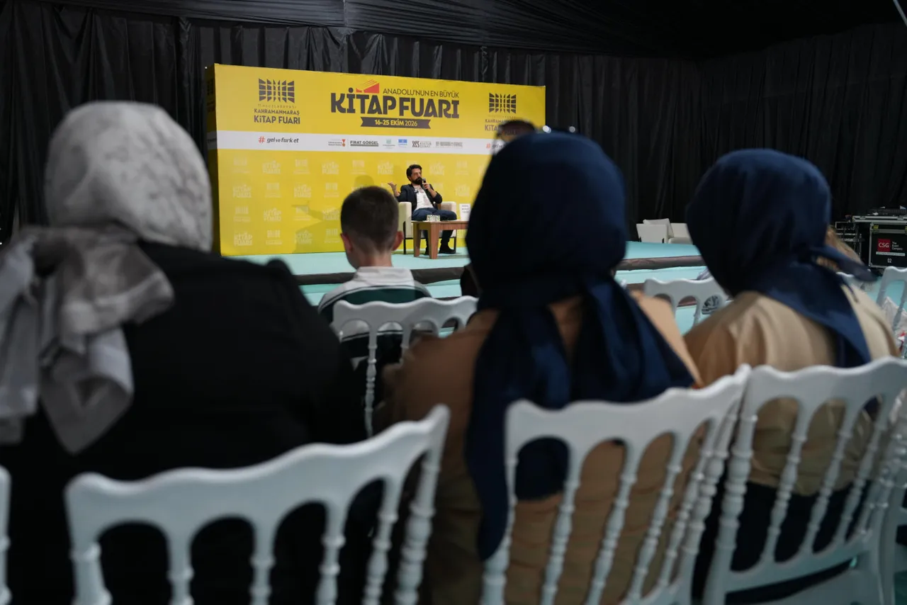 Kaan Murat Yanık, Kitap Fuarı’nda okurlarıyla buluştu