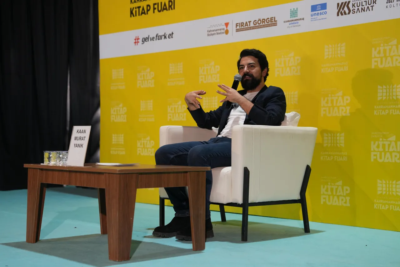 Kaan Murat Yanık, Kitap Fuarı’nda okurlarıyla buluştu